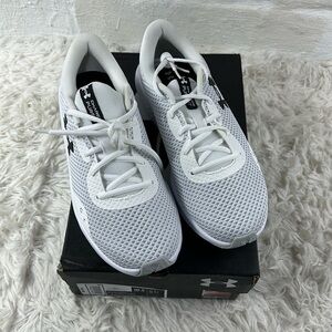 NIB Under Armour Women's Charged Pursuit 3 Running Shoe, White, Black, 10.5